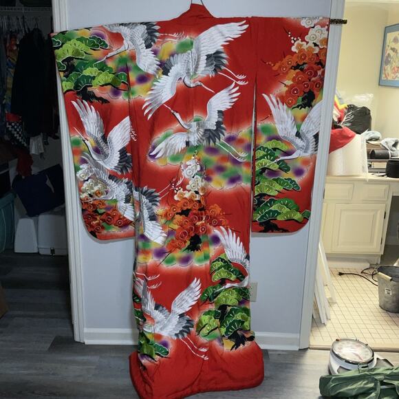 VTG VINTAGE JAPANESE FURISODE RED VERMILLION CRANE SILK KIMONO - Picture 2 of 10